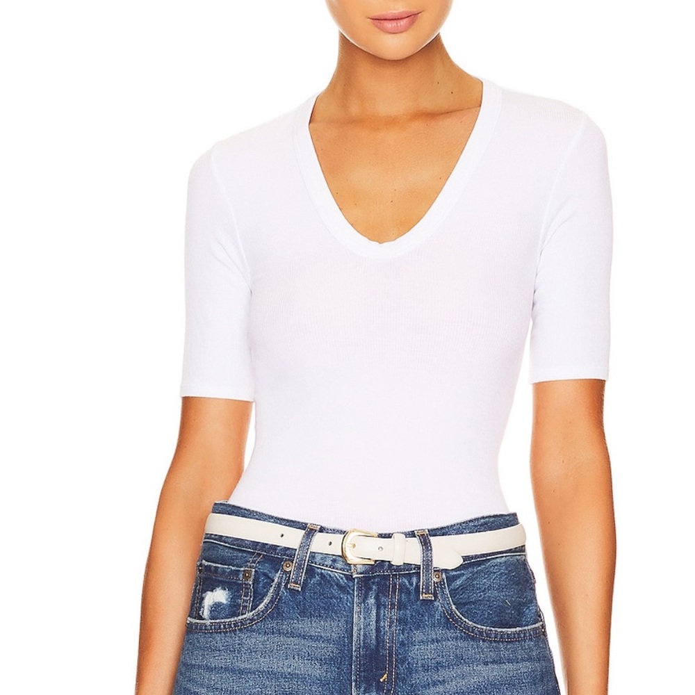 HALF SLEEVE TOP IN WHITE
Enza Costa
Color: White
Size: M